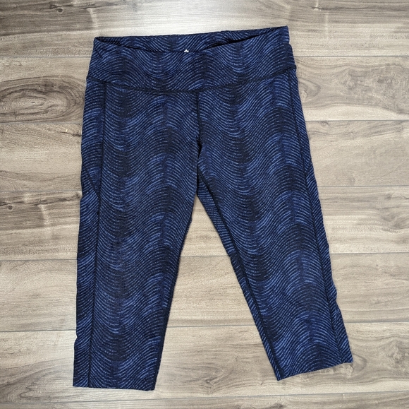 5/$25 Tuff Athletics Blue Crop Leggings Size Medium - Picture 8 of 8
